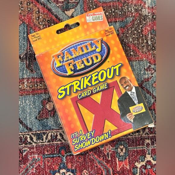 Family Feud Card Game - Picture 1 of 3